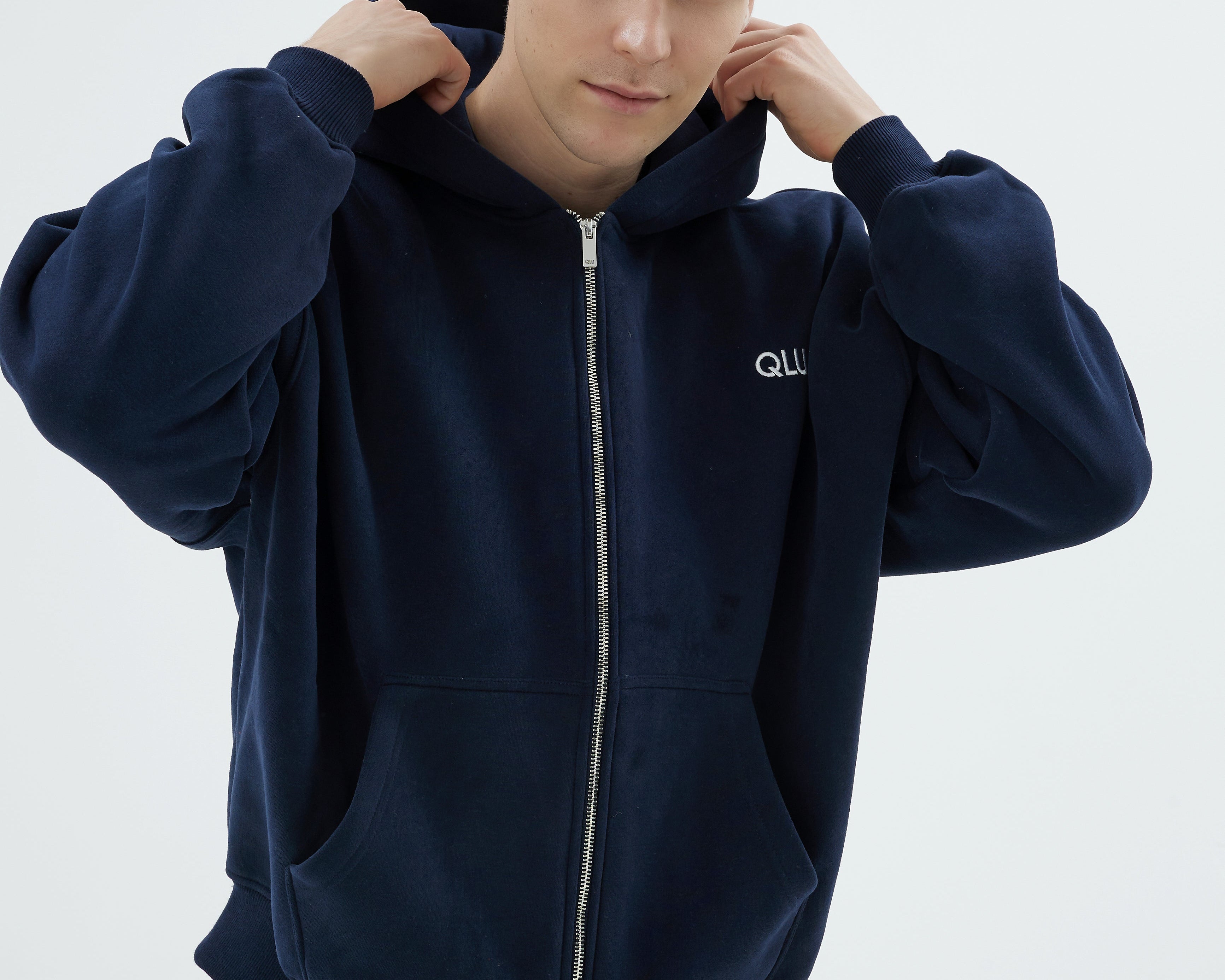 Erkek Fermuarlı Sweatshirt Modelleri: Günlük Stil İçin En Rahat Parçalar