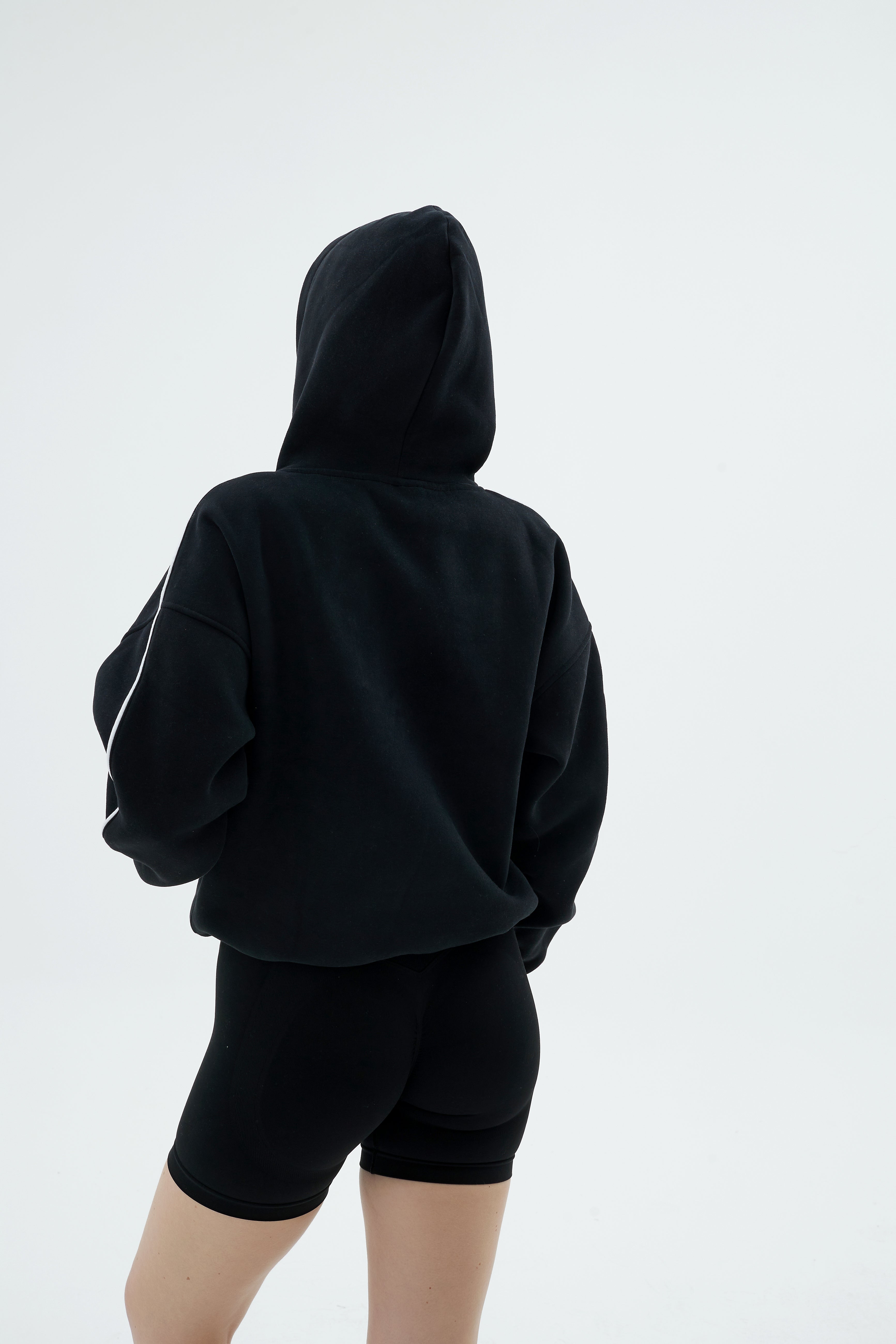 Rise Collection Kadın Line Hoodie – True Black